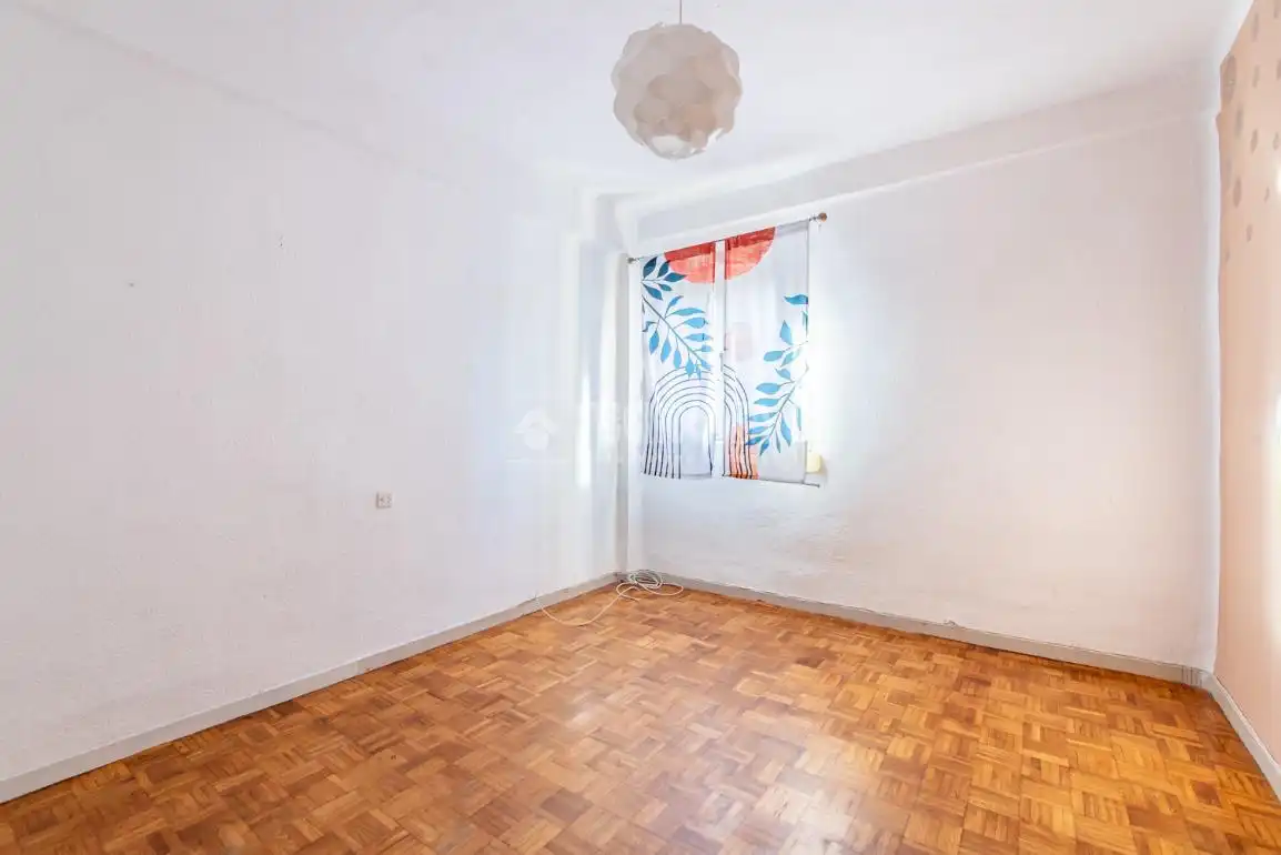Habitación de Piso en venta en Madrid con Calefacción