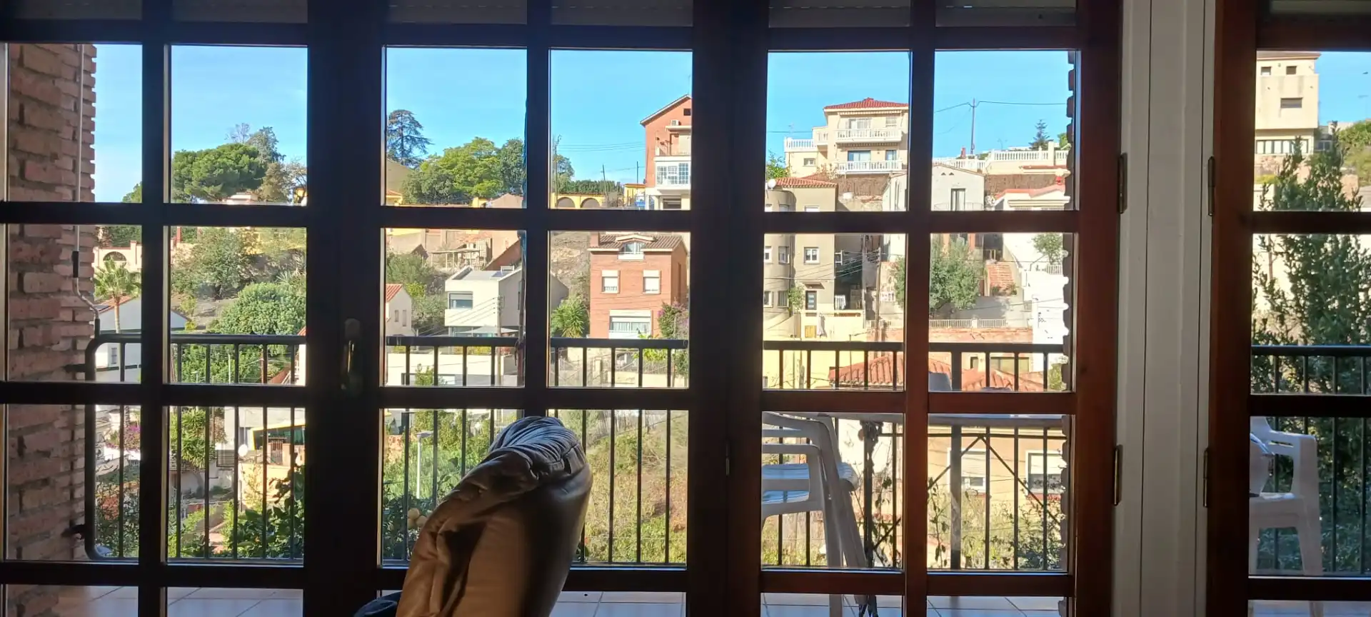Vista exterior de Casa o xalet en venda en Esplugues de Llobregat amb Calefacció, Jardí privat i Traster