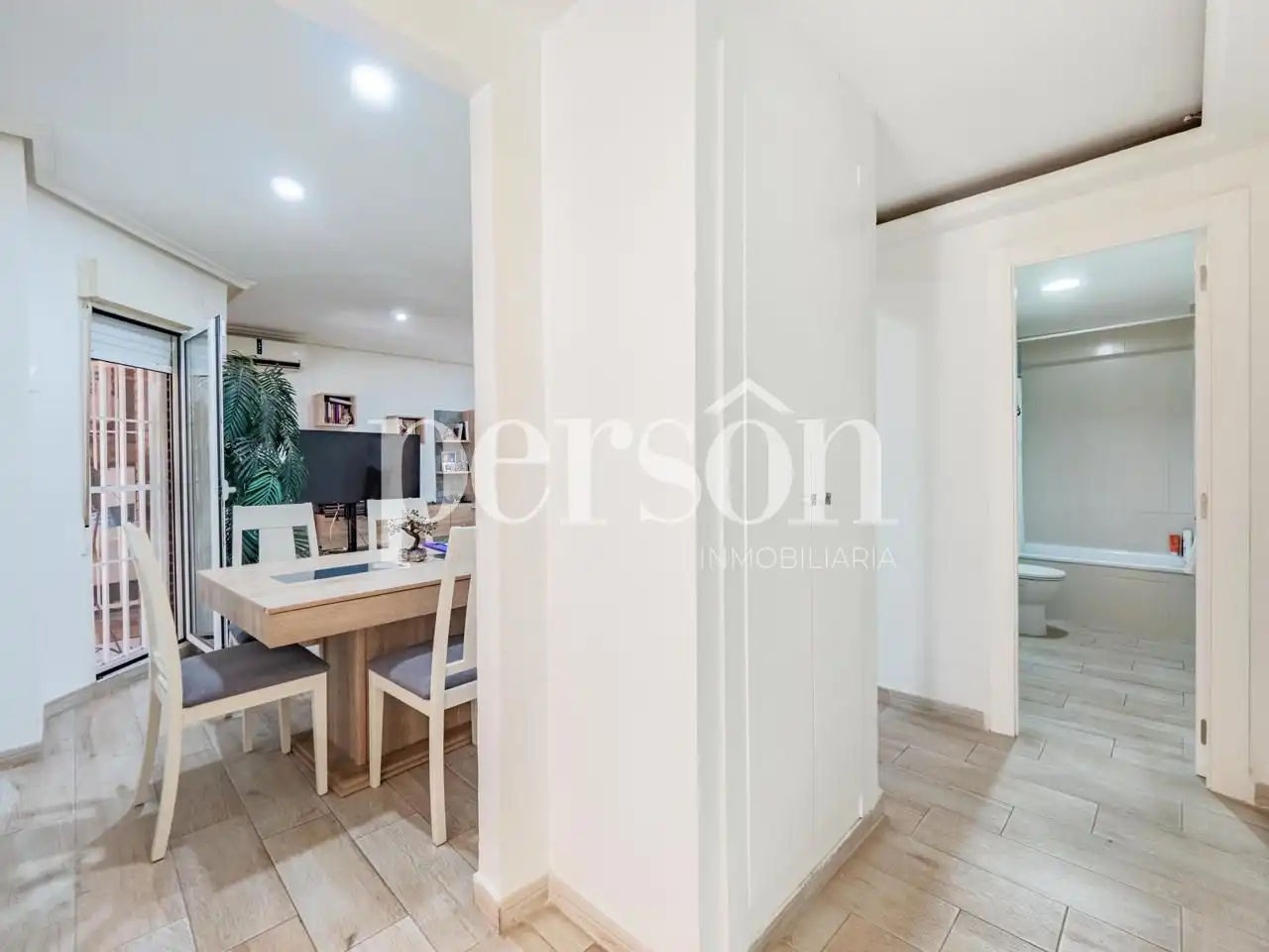 Piso en venta en Valencia con Aire acondicionado, Terraza y Amueblado