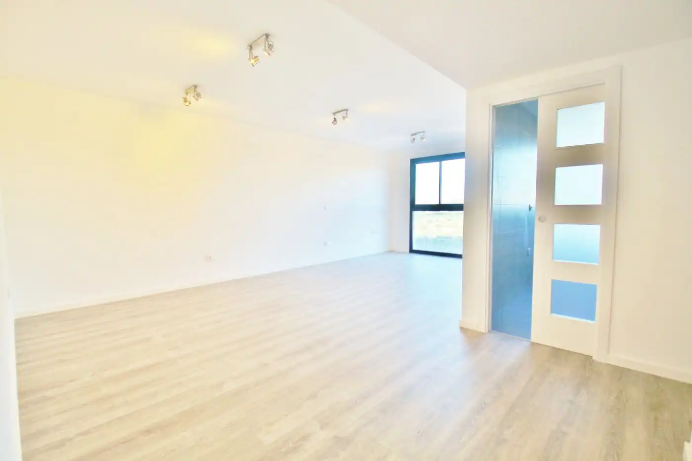 Living room of Flat for rent in El Campello  with Air Conditioner, Private garden and Terrace