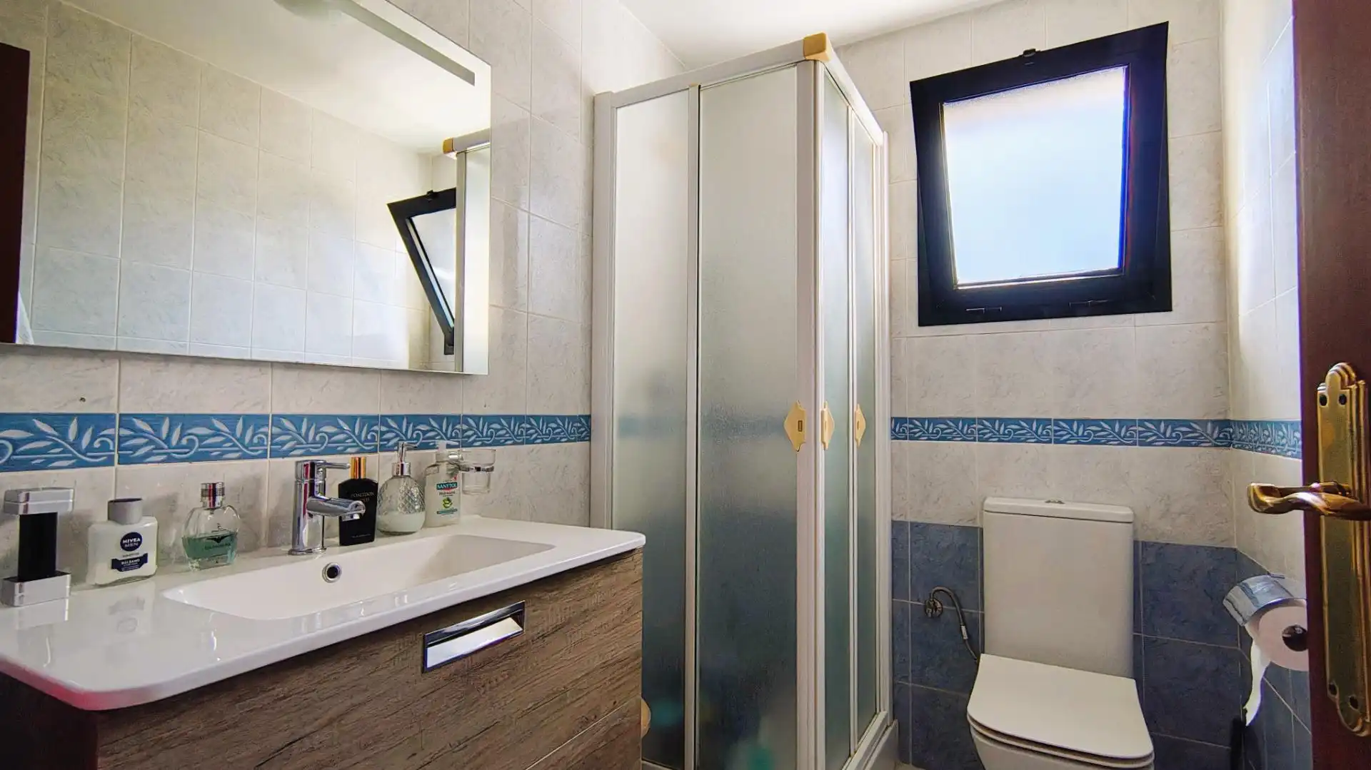 Baño de Apartamento en venta en Marbella con Aire acondicionado, Terraza y Trastero