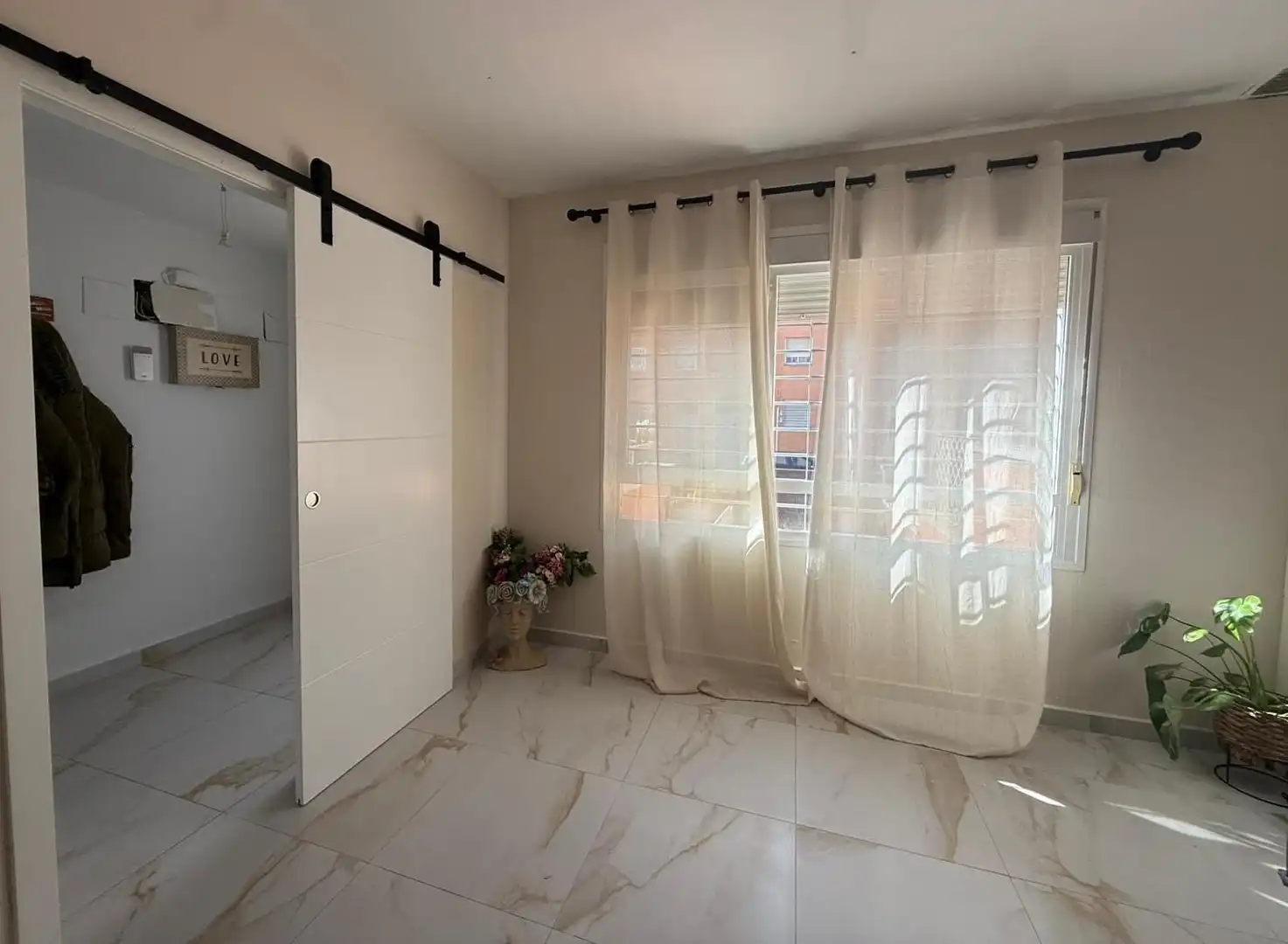 Schlafzimmer von Einfamilien-Reihenhaus zum Verkauf in Mérida mit Klimaanlage, Heizung und Terrasse