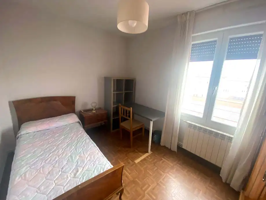 Habitación de Piso en venta en Vitoria - Gasteiz con Calefacción, Trastero y Amueblado