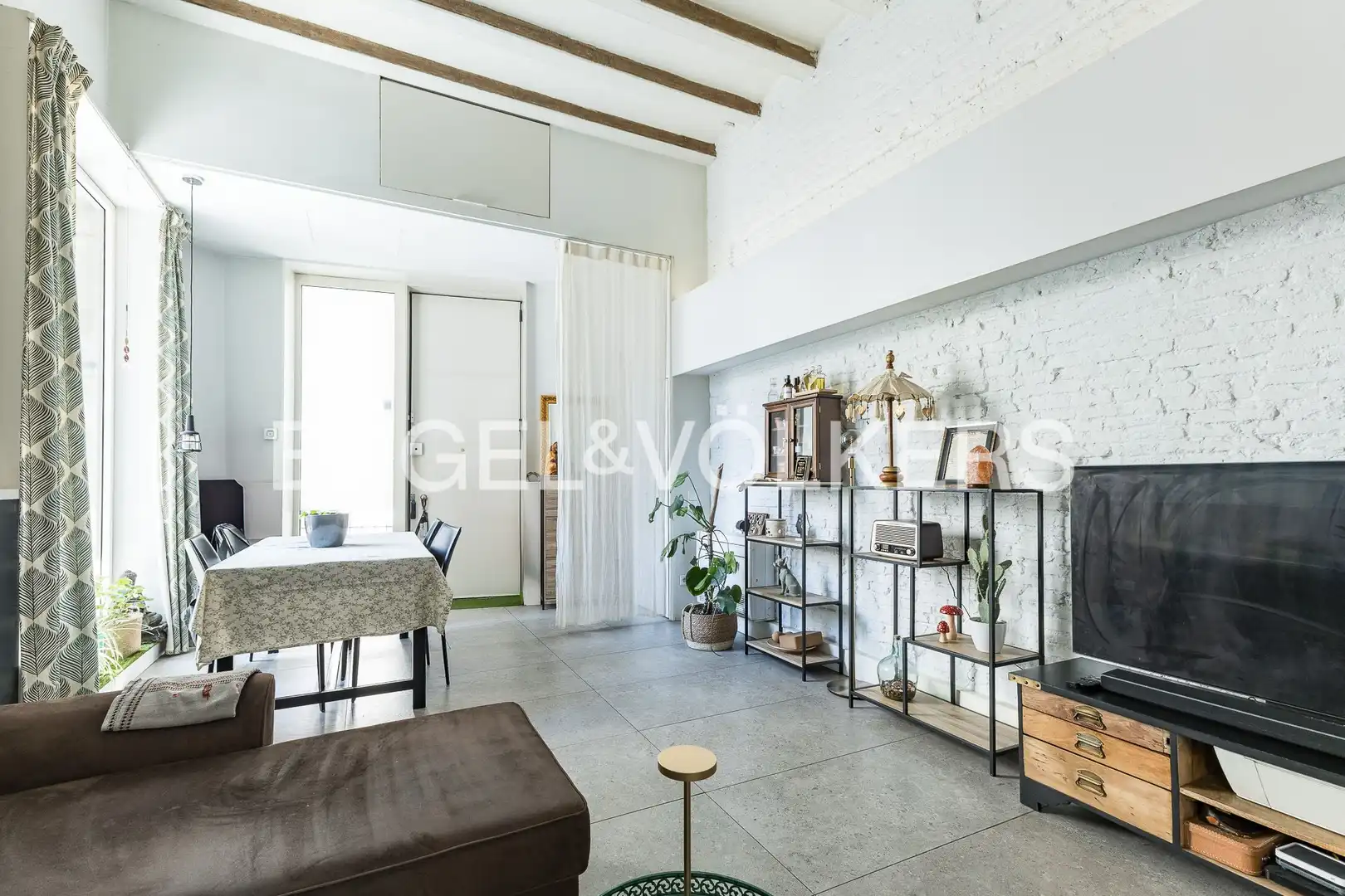 Sala d'estar de Planta baixa en venda en Barcelona amb Calefacció