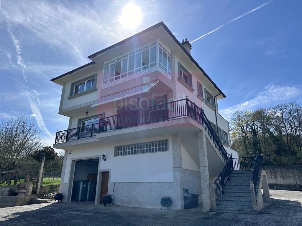 Vista exterior de Casa o chalet en venta en Lugo Capital