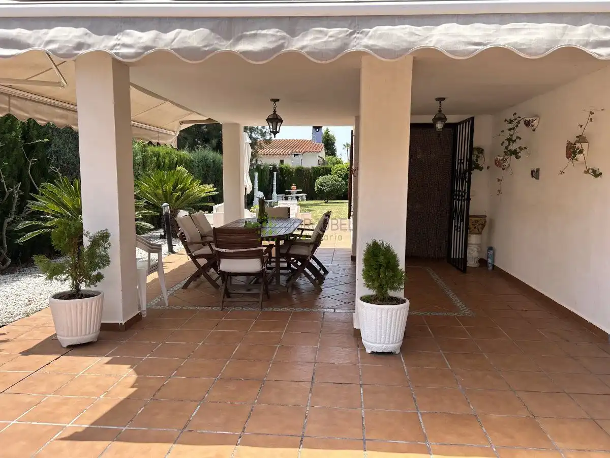 Terrassa de Casa o xalet en venda en Benicasim / Benicàssim amb Terrassa i Piscina