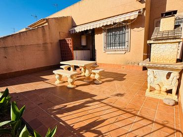 Casa aparellada amb jardí en venda a RAMOS CARRATALA-URRTIAS 97