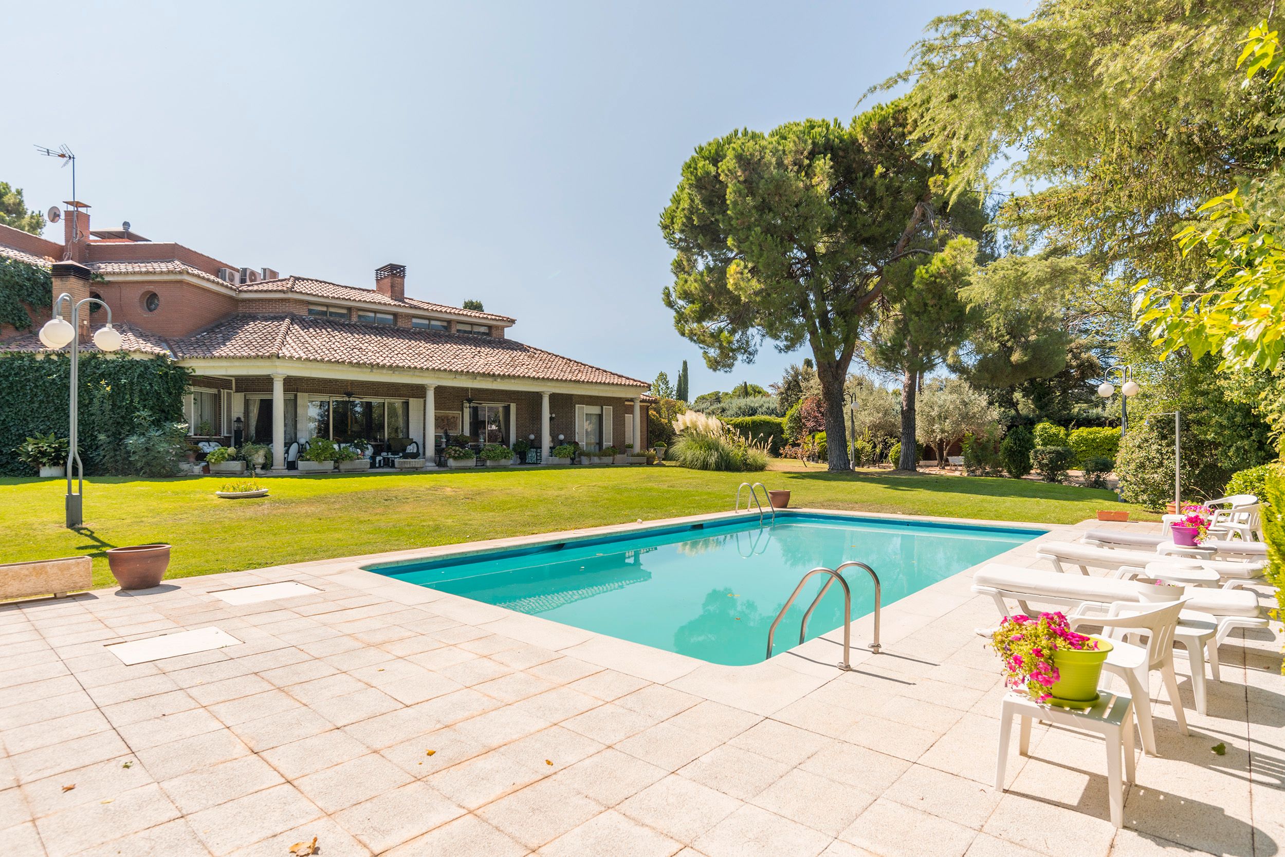 House or chalet for sale in Calle de los Rosales, Urbanización Este - Montepríncipe