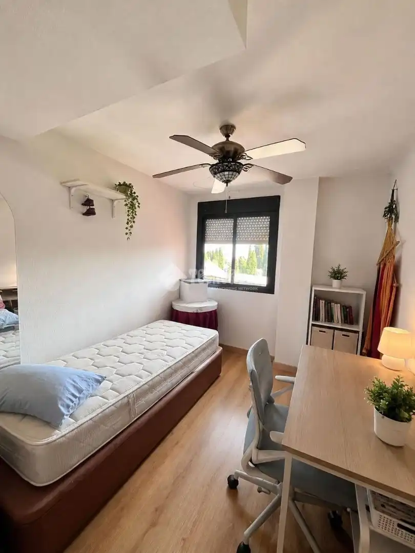 Schlafzimmer von Wohnung zum Verkauf in Madrid