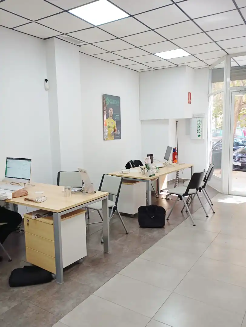 Local comercial en venda a Carrer de Jerónima Galés 26, imagen 2