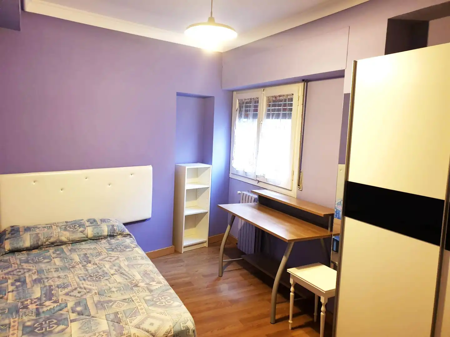 Bedroom of Flat for rent in Zaragoza  with Heating, Parquet flooring and Furnished