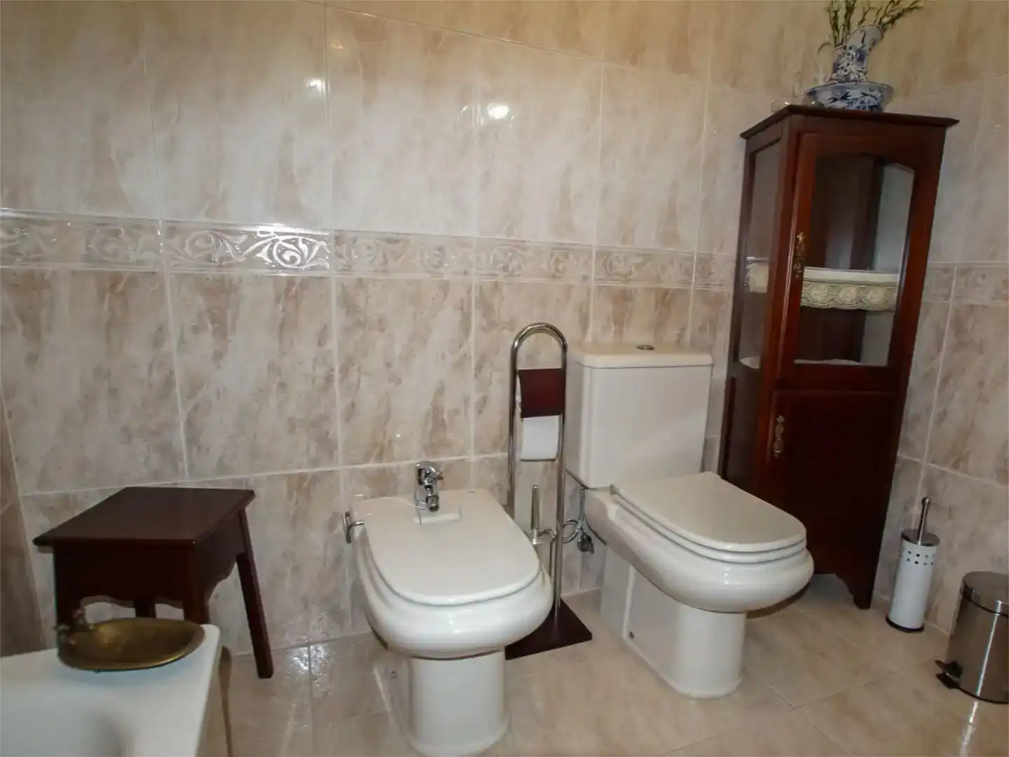 Badezimmer von Einfamilien-Reihenhaus zur Miete in Lora del Río, Sevilla