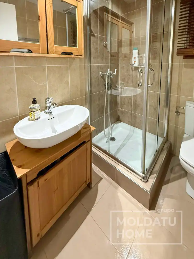 Bathroom of Houses for sale in Abanto y Ciérvana-Abanto Zierbena  with Heating, Private garden and Terrace