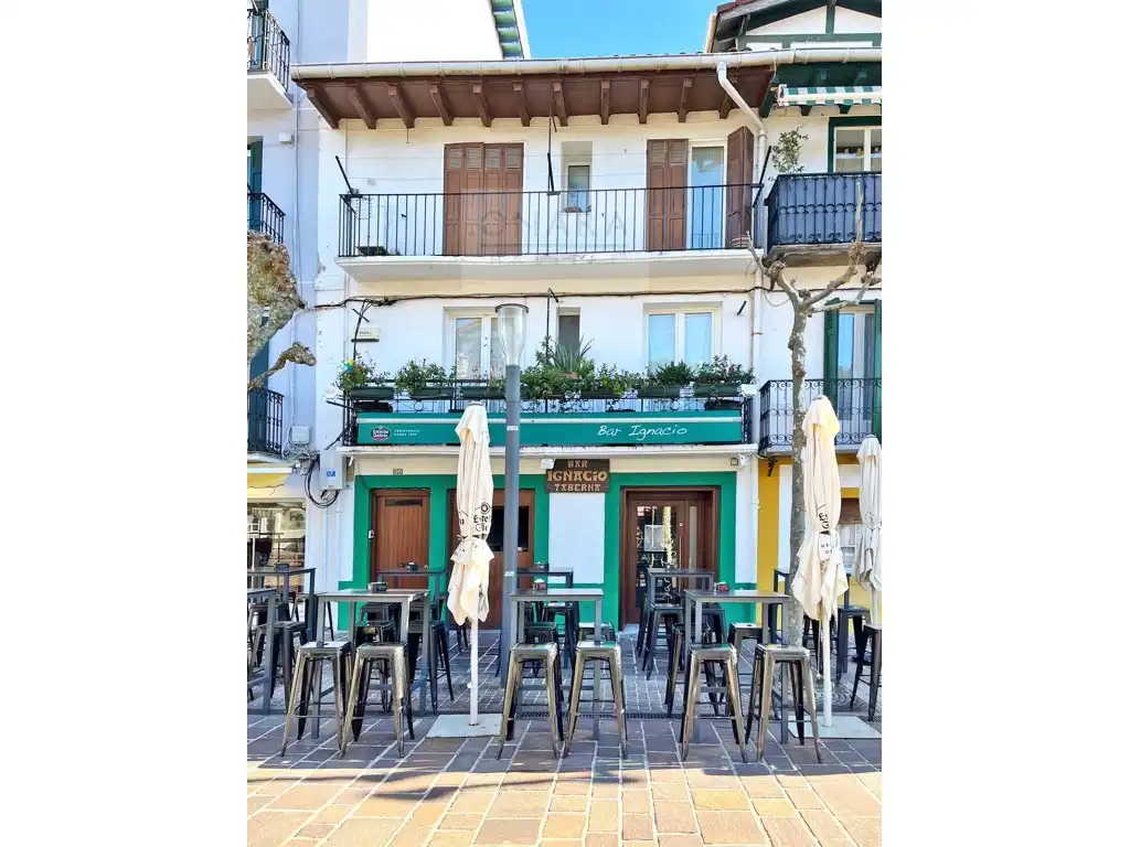 Vista exterior de Edifici en venda en Hondarribia