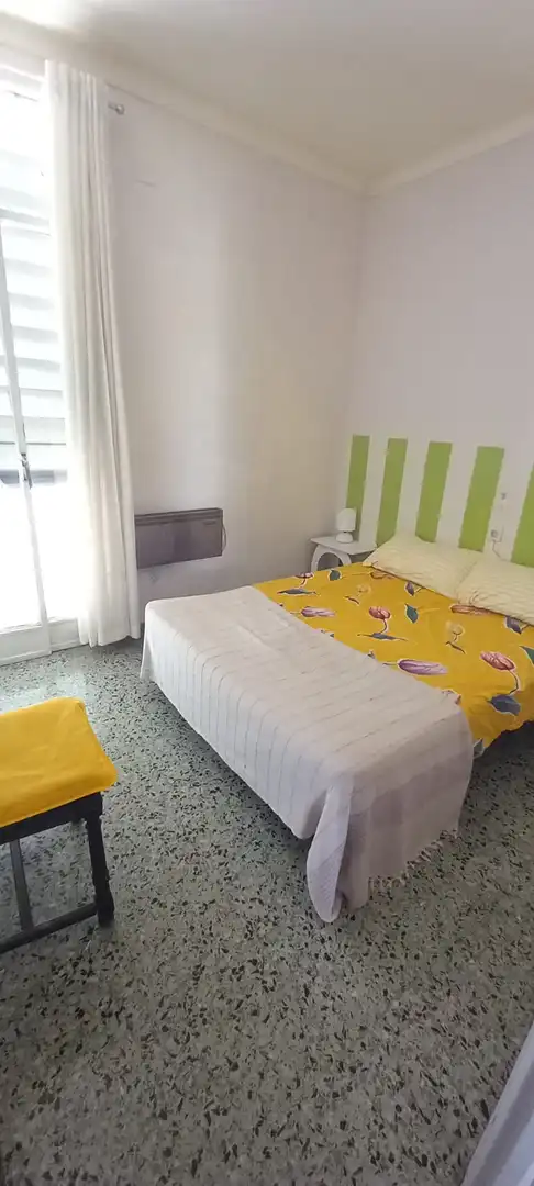 Dormitori de Apartament en venda en Roses amb Jardí privat