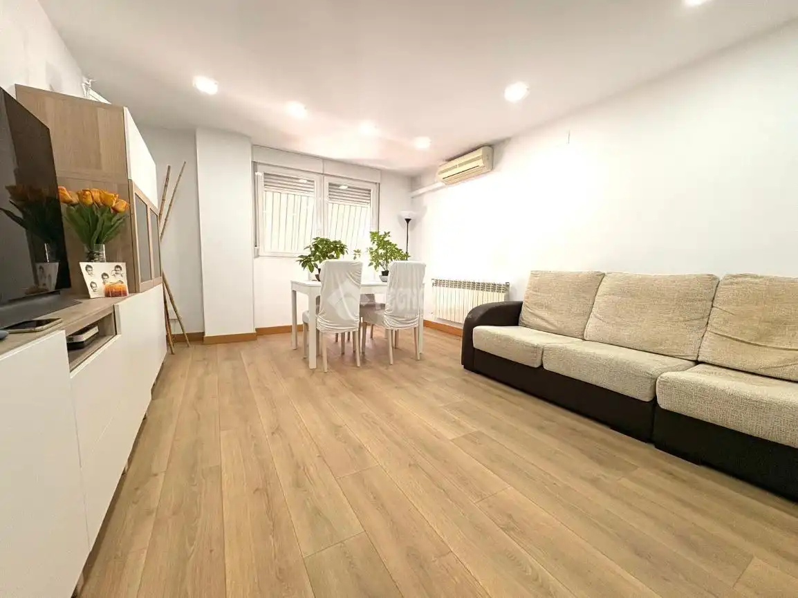 Piso en venta en Puerta del Ángel