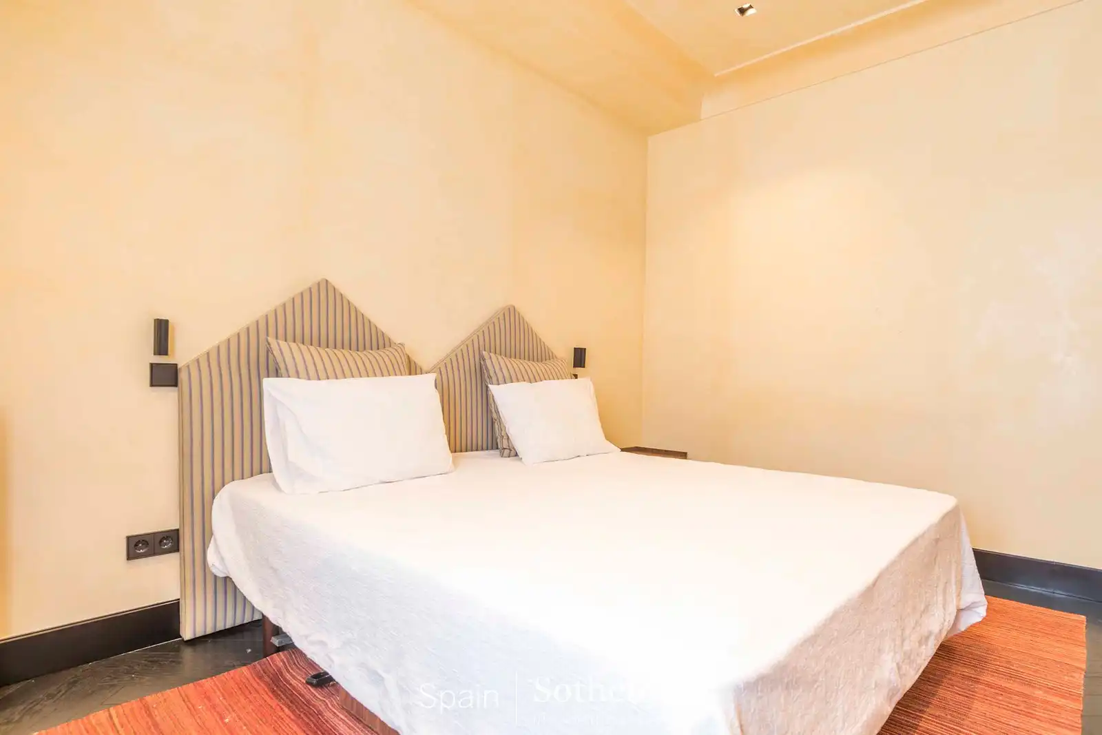Dormitori de Apartament en venda en Madrid amb Aire condicionat i Calefacció