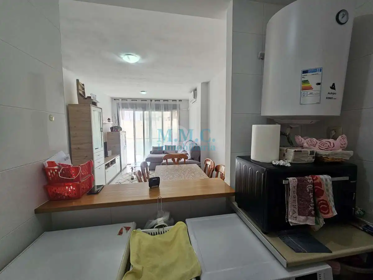 Sala de estar de Piso en venta en Roquetas de Mar con Terraza y Amueblado