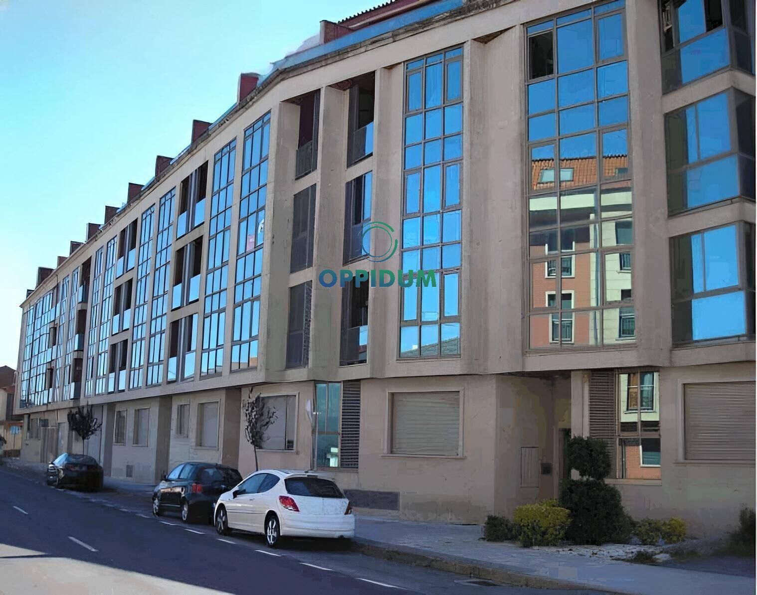 Außenansicht von Garage miete in Boiro