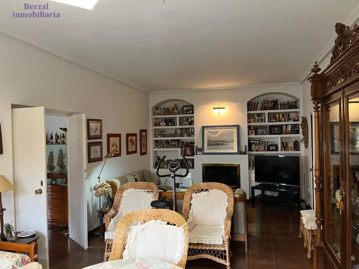 Sala d'estar de Casa o xalet en venda en Sorzano amb Jardí privat, Terrassa i Traster