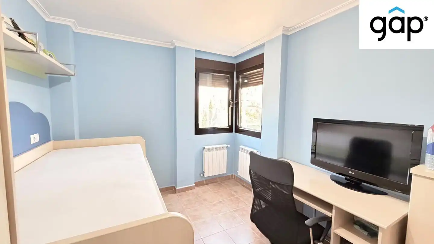 Bedroom of Houses for sale in Arcas del Villar  with Heating, Private garden and Furnished