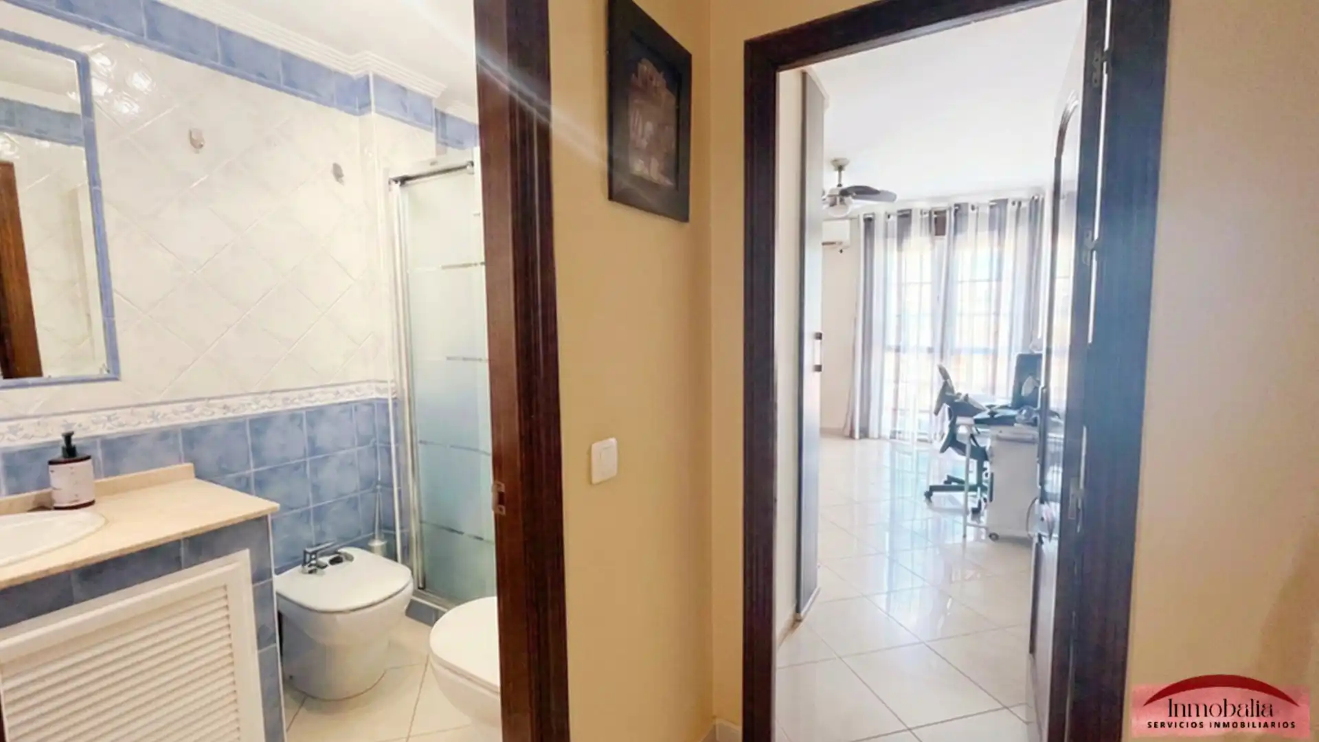 Baño de Casa adosada en venta en Sevilla con Aire acondicionado y Balcón
