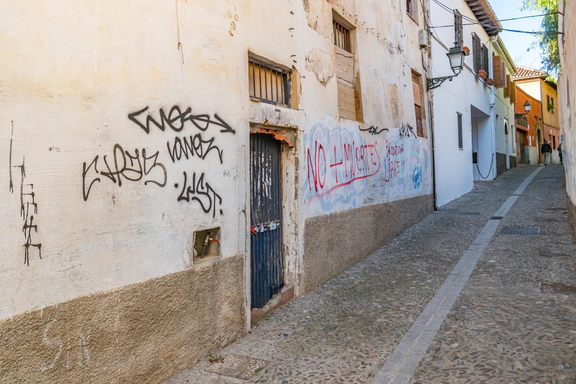 Vista exterior de Edifici en venda en  Granada Capital