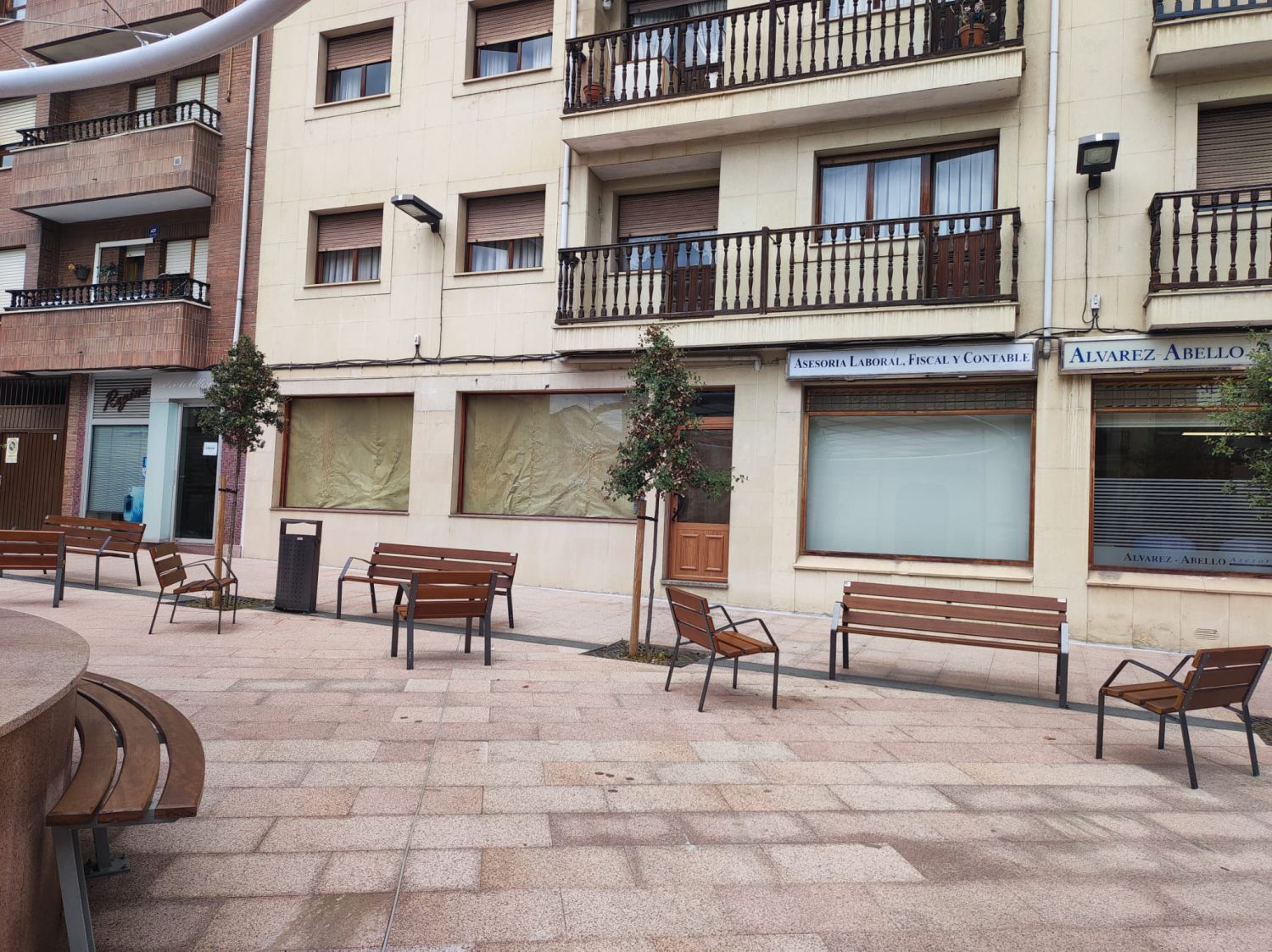 Vista exterior de Pis de lloguer en Grado amb Calefacció, Terrassa i Moblat