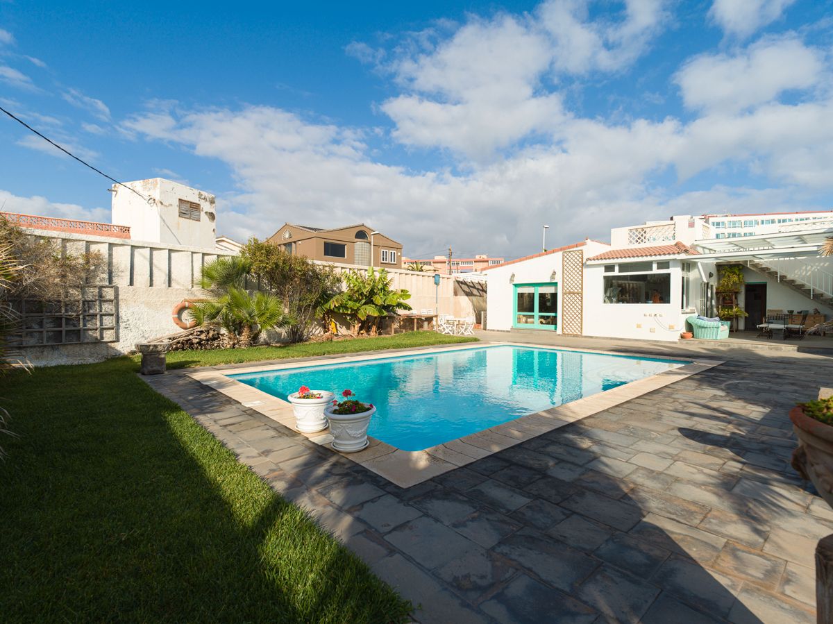 Piscina de Casa o xalet en venda en Telde amb Jardí privat, Traster i Piscina
