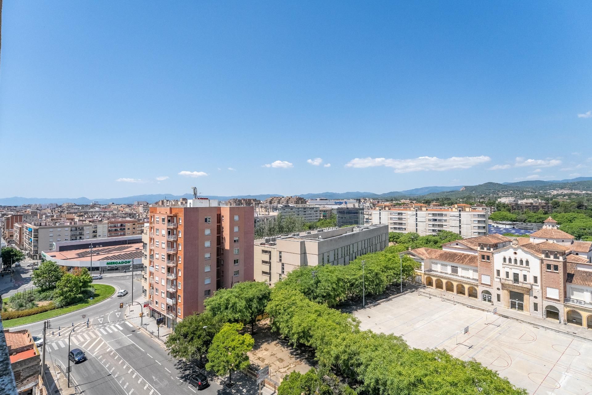 Vista exterior de Pis en venda en Reus amb Calefacció i Balcó