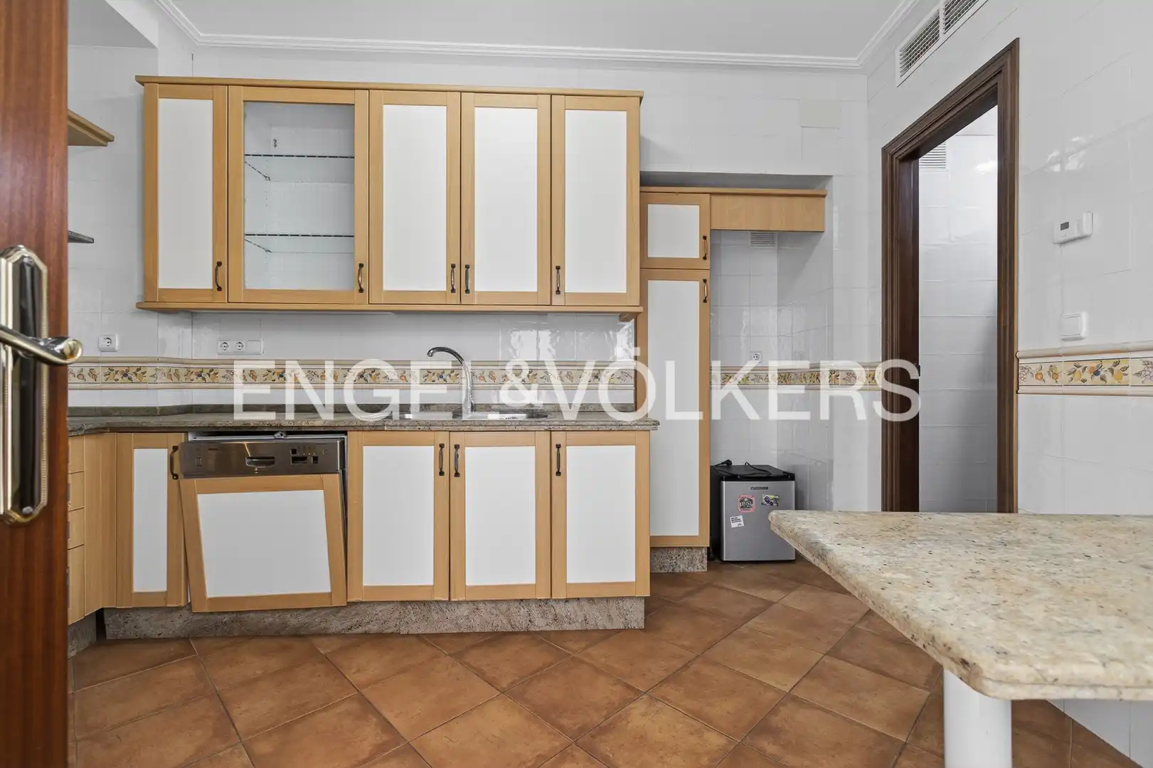 Kitchen of Houses for sale in Osuna  with Air Conditioner and Heating