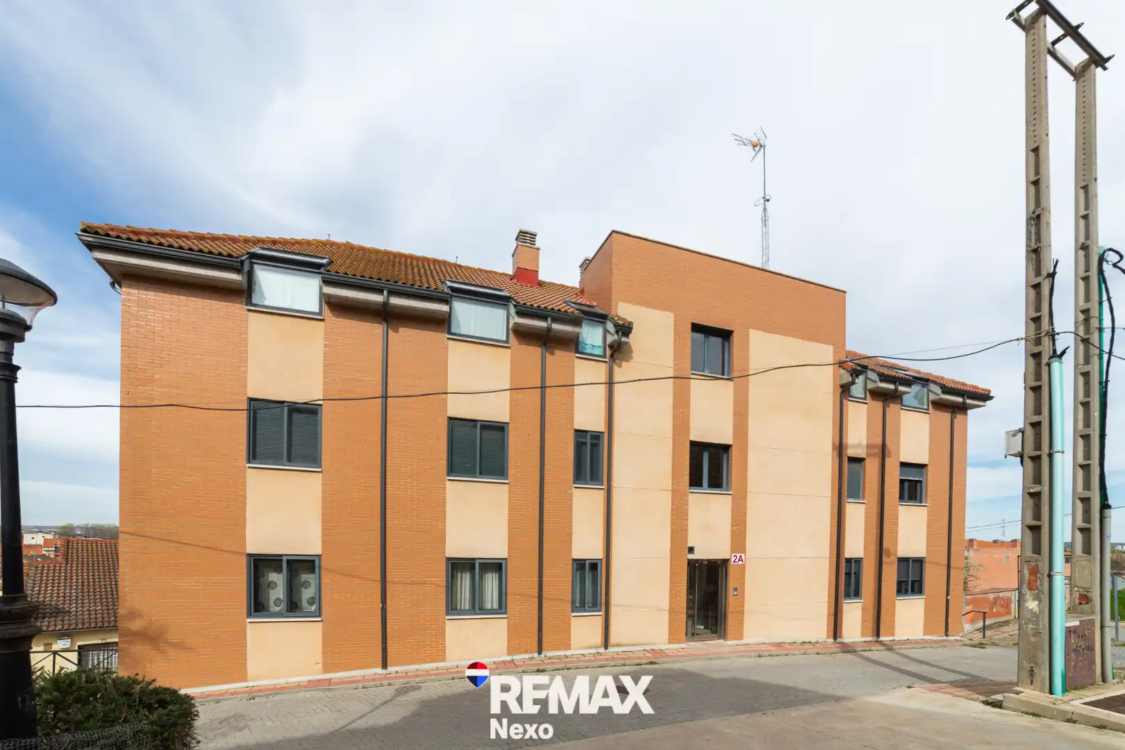 Exterior view of Flat for sale in Cabezón de Pisuerga  with Air Conditioner, Heating and Storage room
