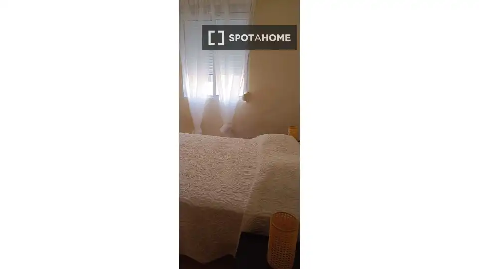 Habitación de Piso de alquiler en Sagunto / Sagunt con Aire acondicionado, Calefacción y Amueblado