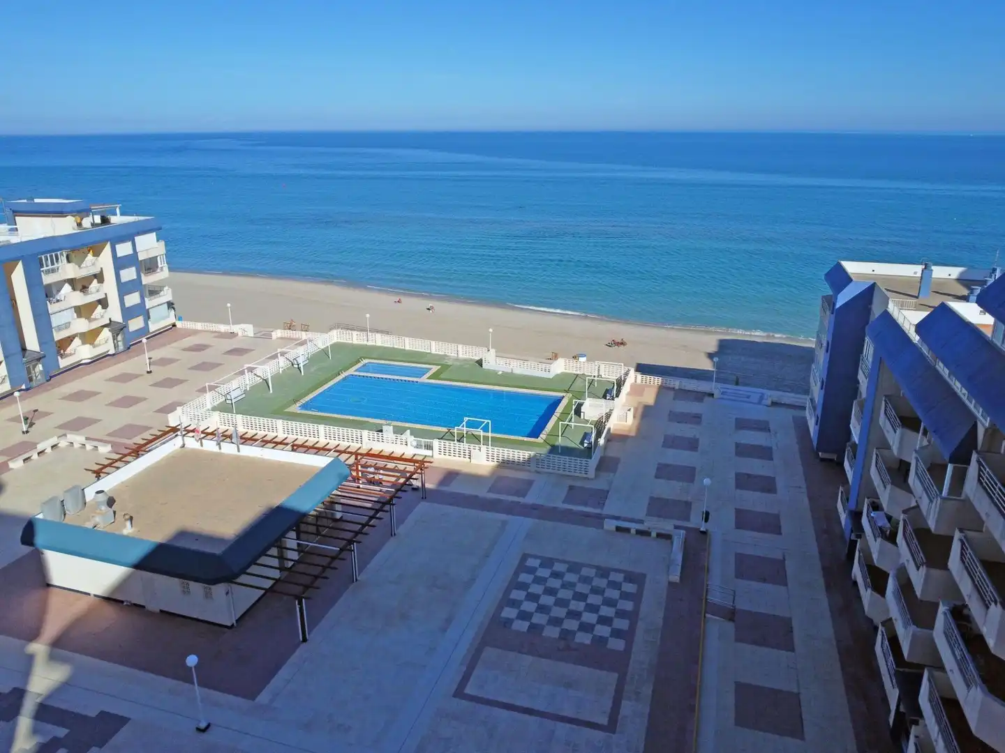 Piscina de Piso en venta en La Manga del Mar Menor con Terraza y Piscina comunitaria