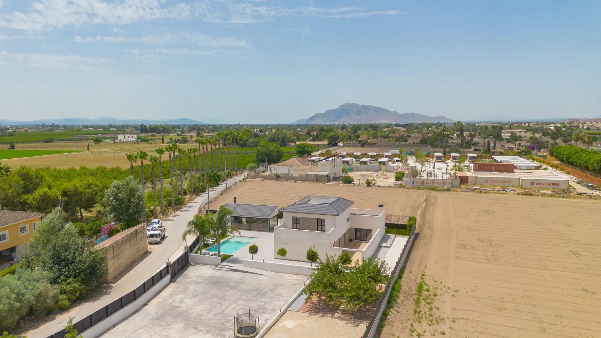 Vista exterior de Casa o xalet en venda en Catral amb Aire condicionat, Jardí privat i Piscina
