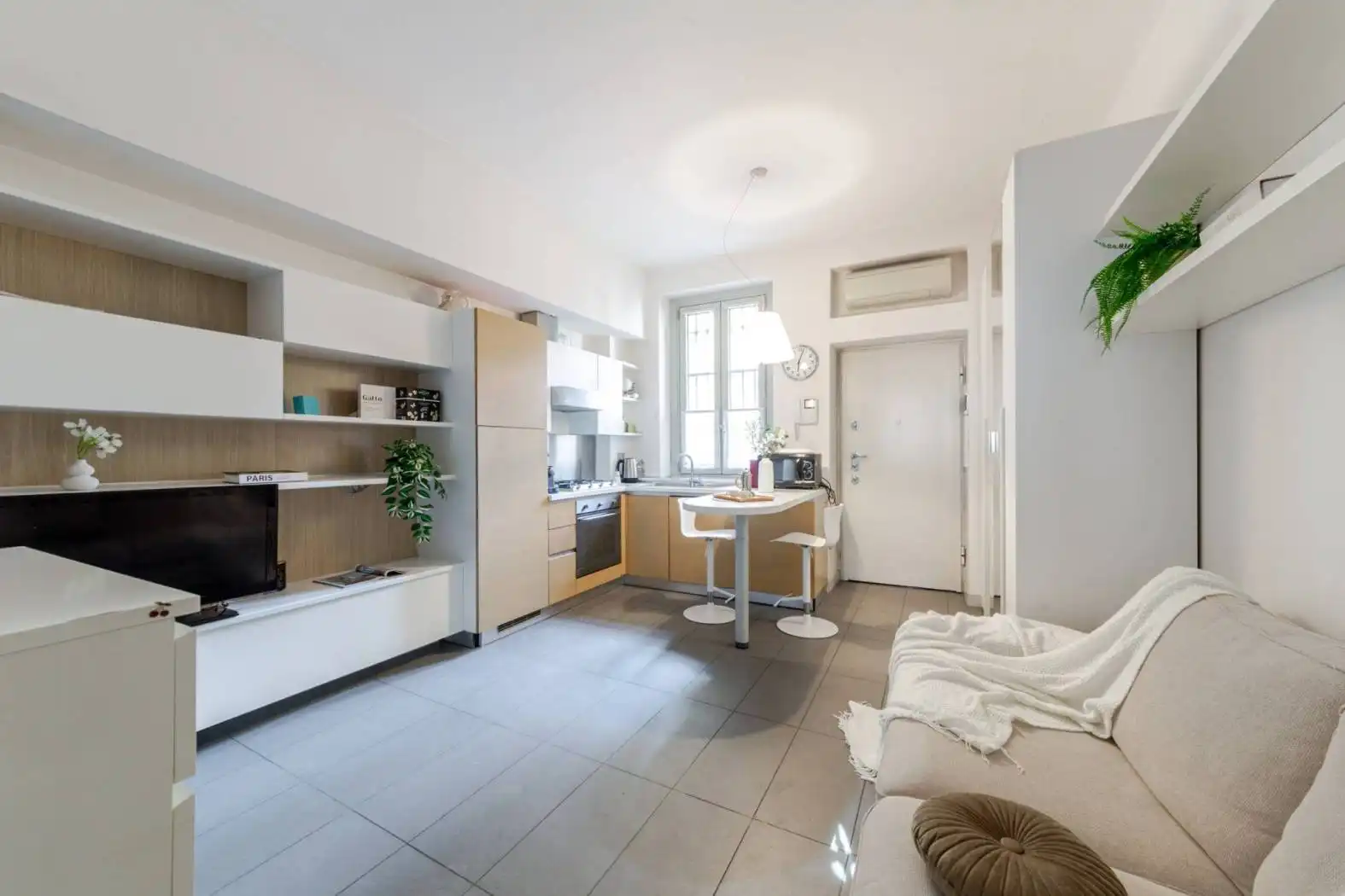 Flat with lift to rent in Avenida Fuerzas Armadas 24, imagen 3