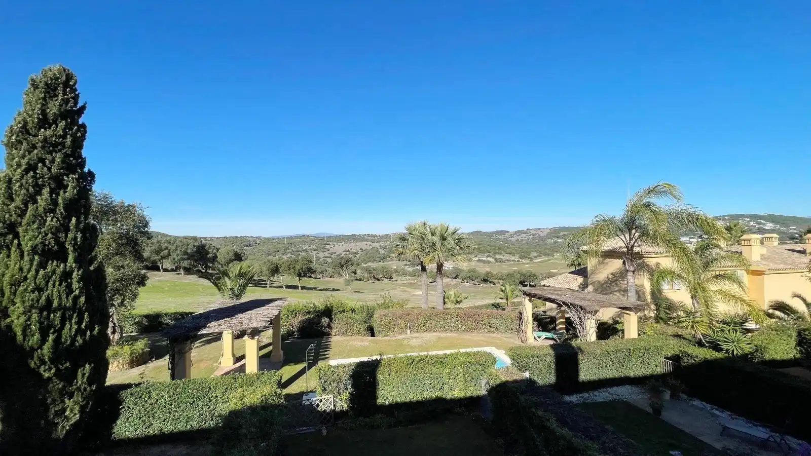 Jardí de Casa adosada en venda en Sotogrande amb Terrassa, Balcó i Piscina comunitària
