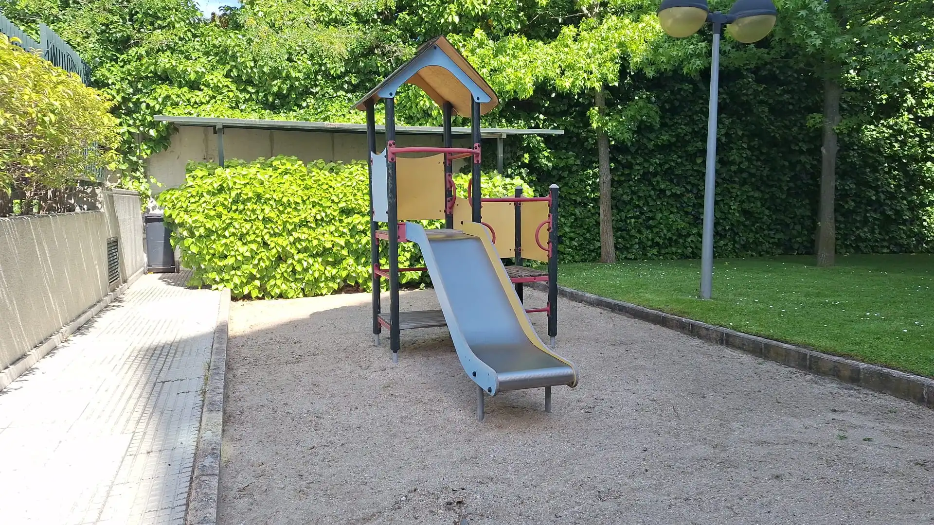 Garden of Flat for rent in Madrid  with Air Conditioner, Private garden and Swimming Pool