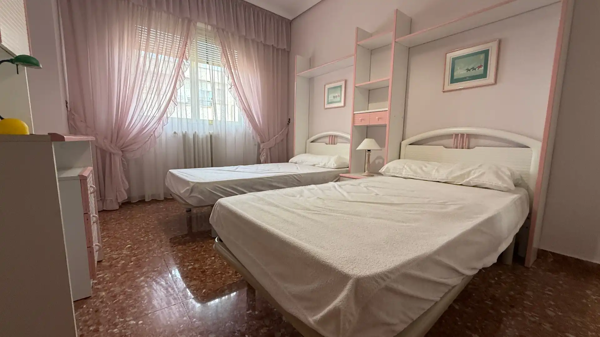 Habitación de Piso de alquiler en Albacete con Calefacción, Terraza y Amueblado
