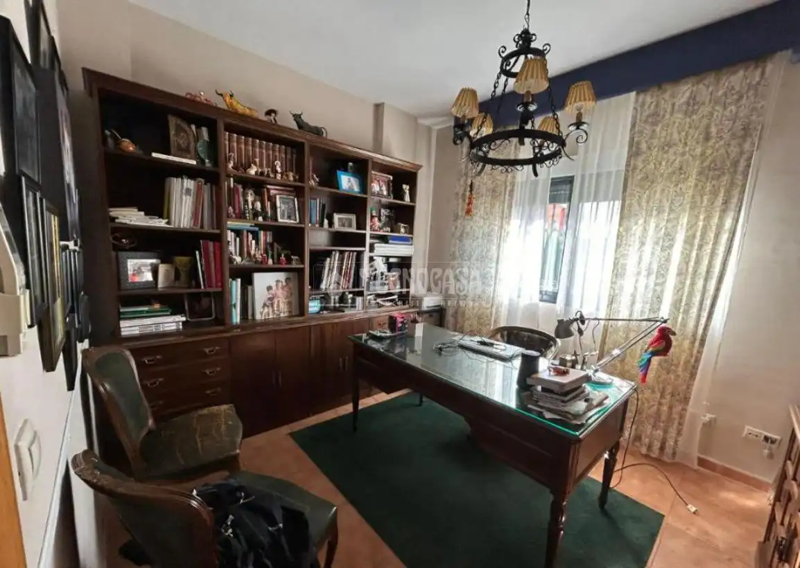 Sala de estar de Casa adosada en venta en Baeza con Aire acondicionado, Calefacción y Piscina