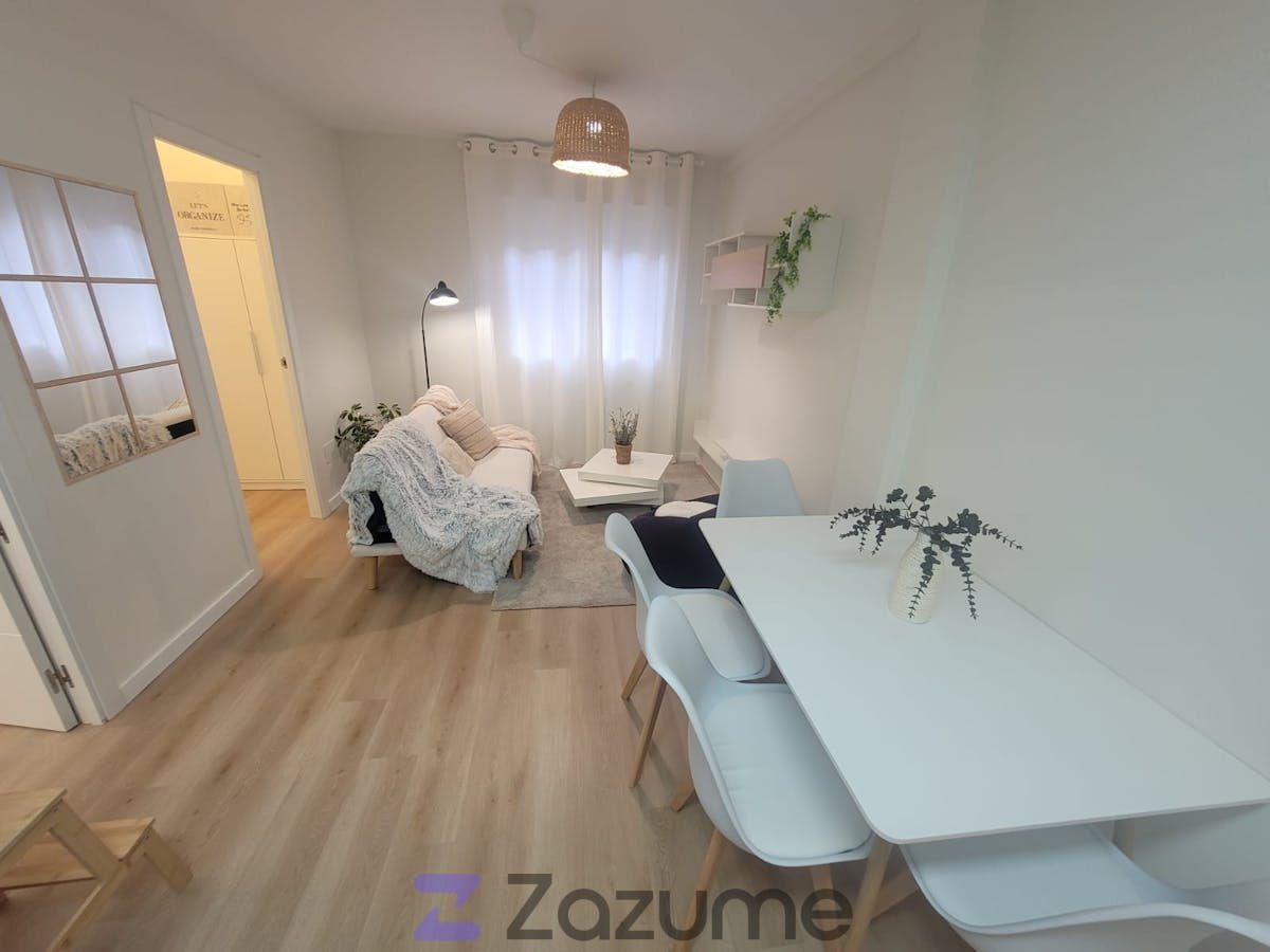 Sala d'estar de Pis de lloguer en Valladolid Capital amb Calefacció, Parquet i Moblat