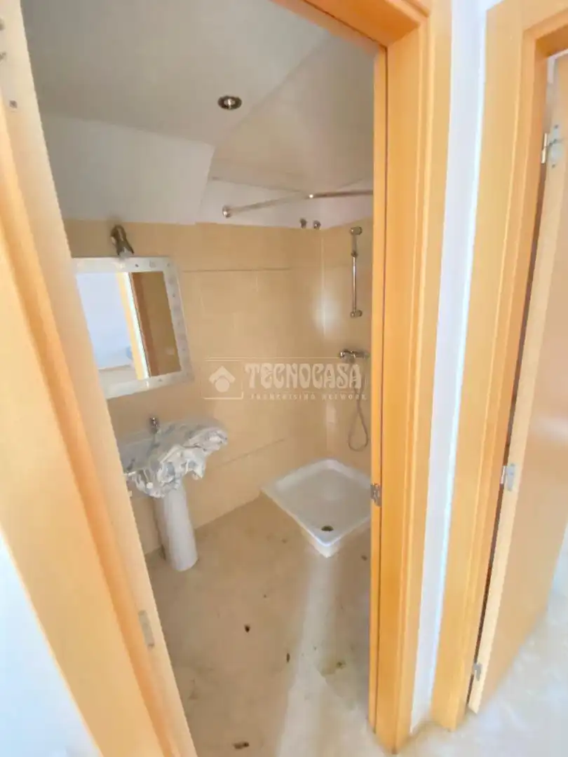 Baño de Piso en venta en Sanlúcar la Mayor con Aire acondicionado y Amueblado