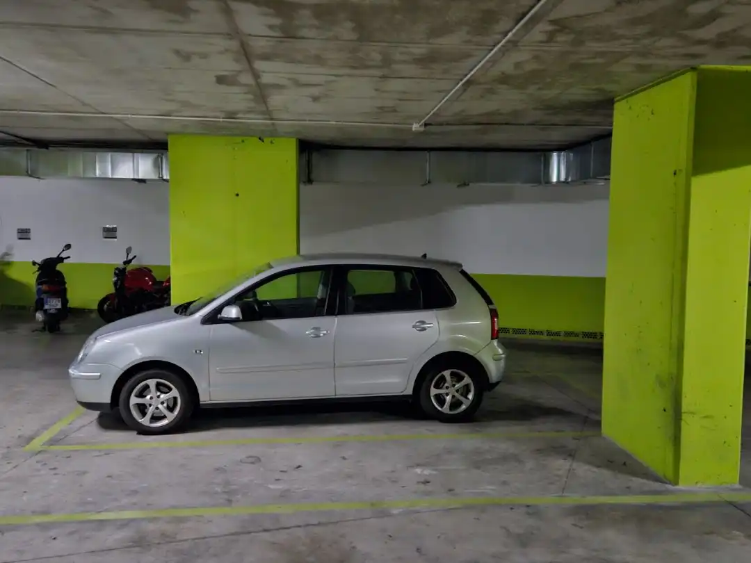Parkplatz von Garage zur Miete in Madrid mit Alarm