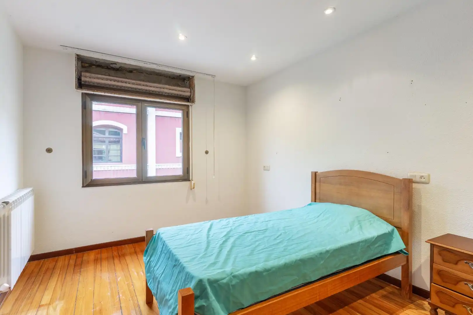 Schlafzimmer von Dachboden zum Verkauf in Oviedo  mit Heizung und Möbliert