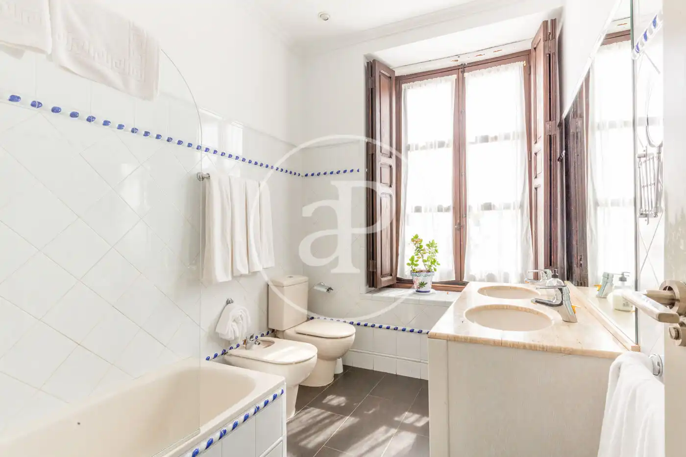 Bathroom of Country homes for sale in Utiel  with Air Conditioner, Heating and Private garden
