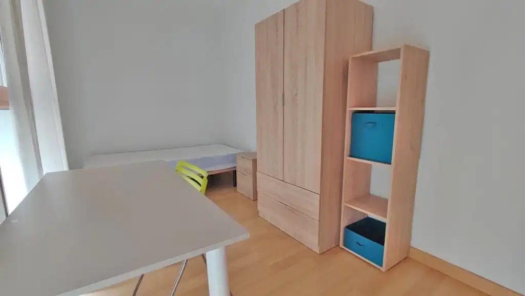 Bedroom of Flat for rent in Granada  with Air Conditioner, Heating and Furnished