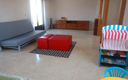Sala d'estar de Casa adosada en venda en Torrijos amb Calefacció, Jardí privat i Terrassa
