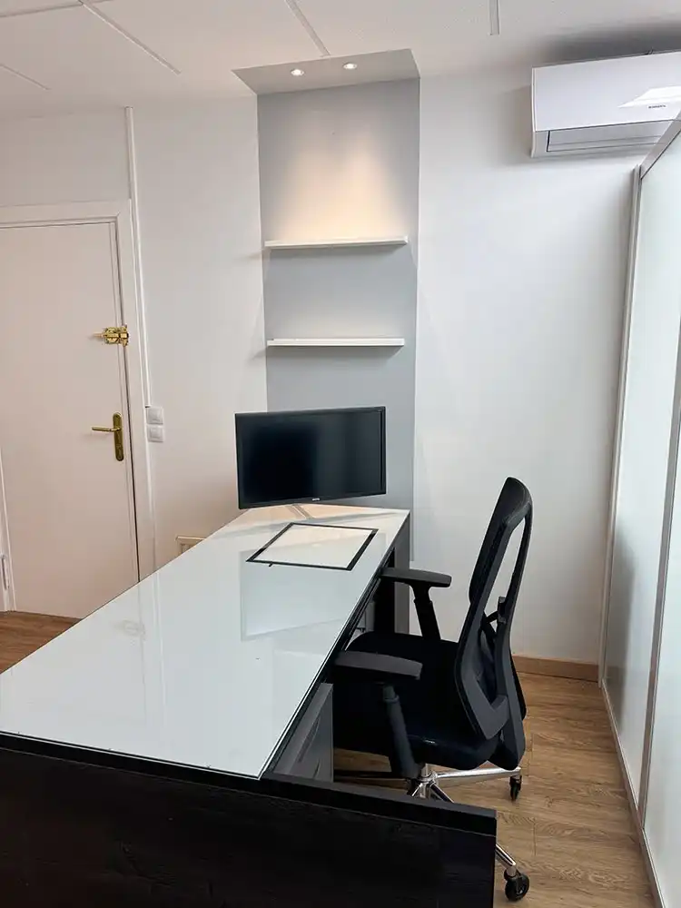 Office space with lift for sale in Ibaigane Kalea