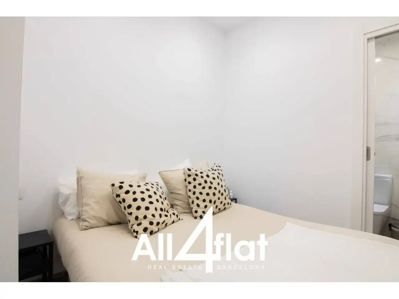Schlafzimmer von Wohnung zur Miete in Barcelona mit Klimaanlage, Parkett und Möbliert