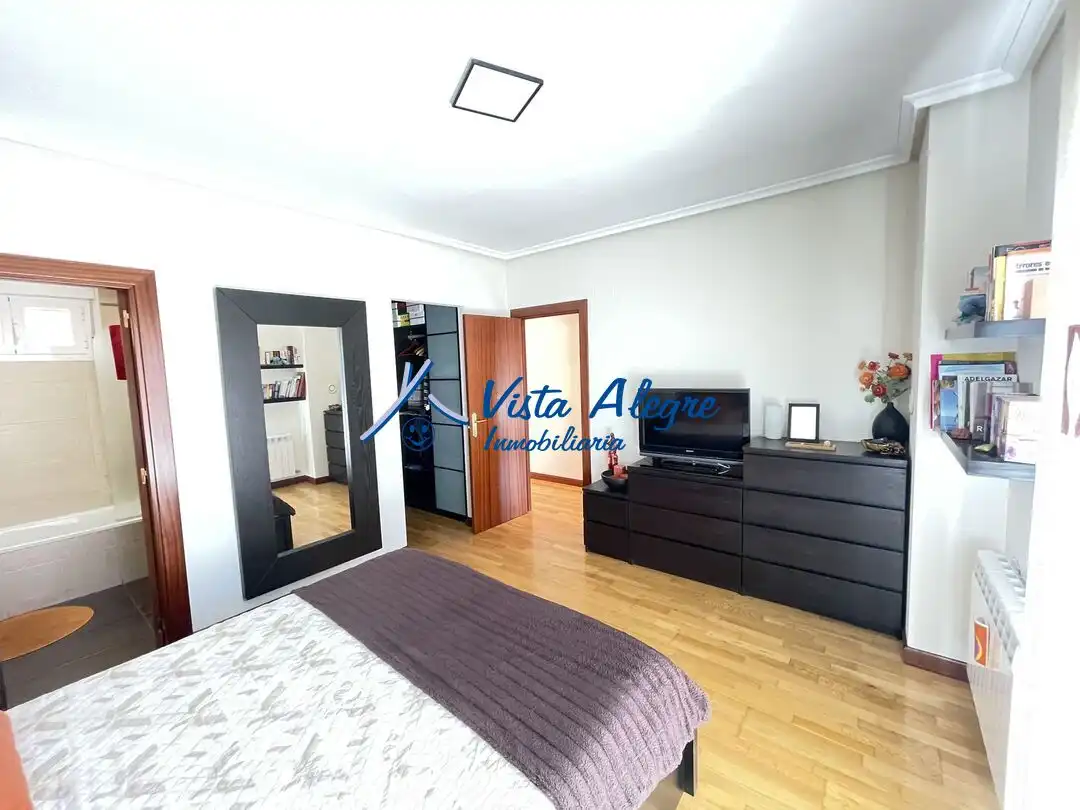 Schlafzimmer von Einfamilien-Reihenhaus zum Verkauf in Zarratón mit Heizung, Privatgarten und Parkett